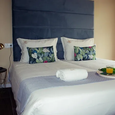Bed & Breakfast Garden Prince Suites *