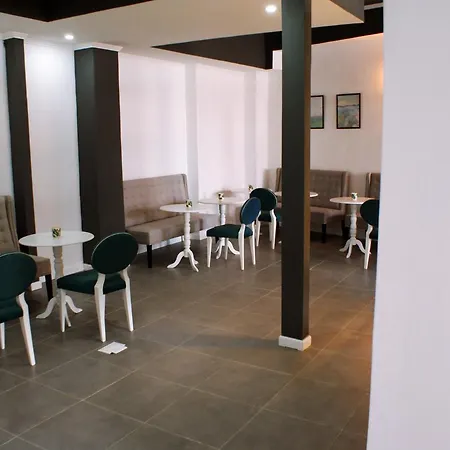 Bed & Breakfast Garden Prince Suites